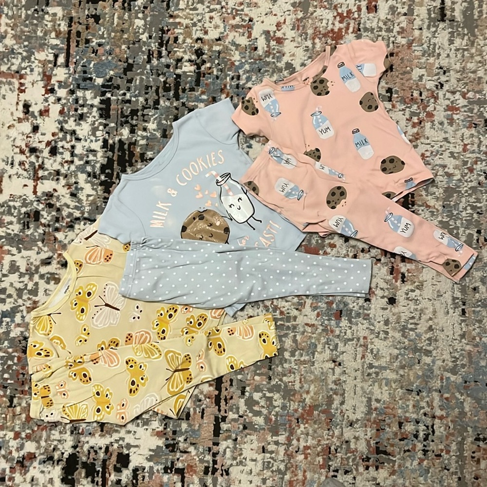 Bundle girls pjs